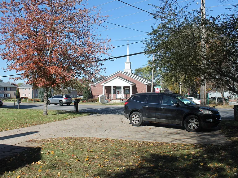 Fairview Ave — Photo 11