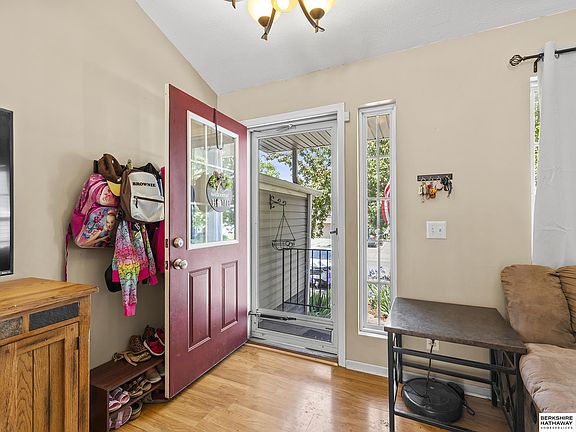 3rd image of 13021 Vernon Ave