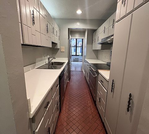 3rd image of 63 W 83rd St APT 1
