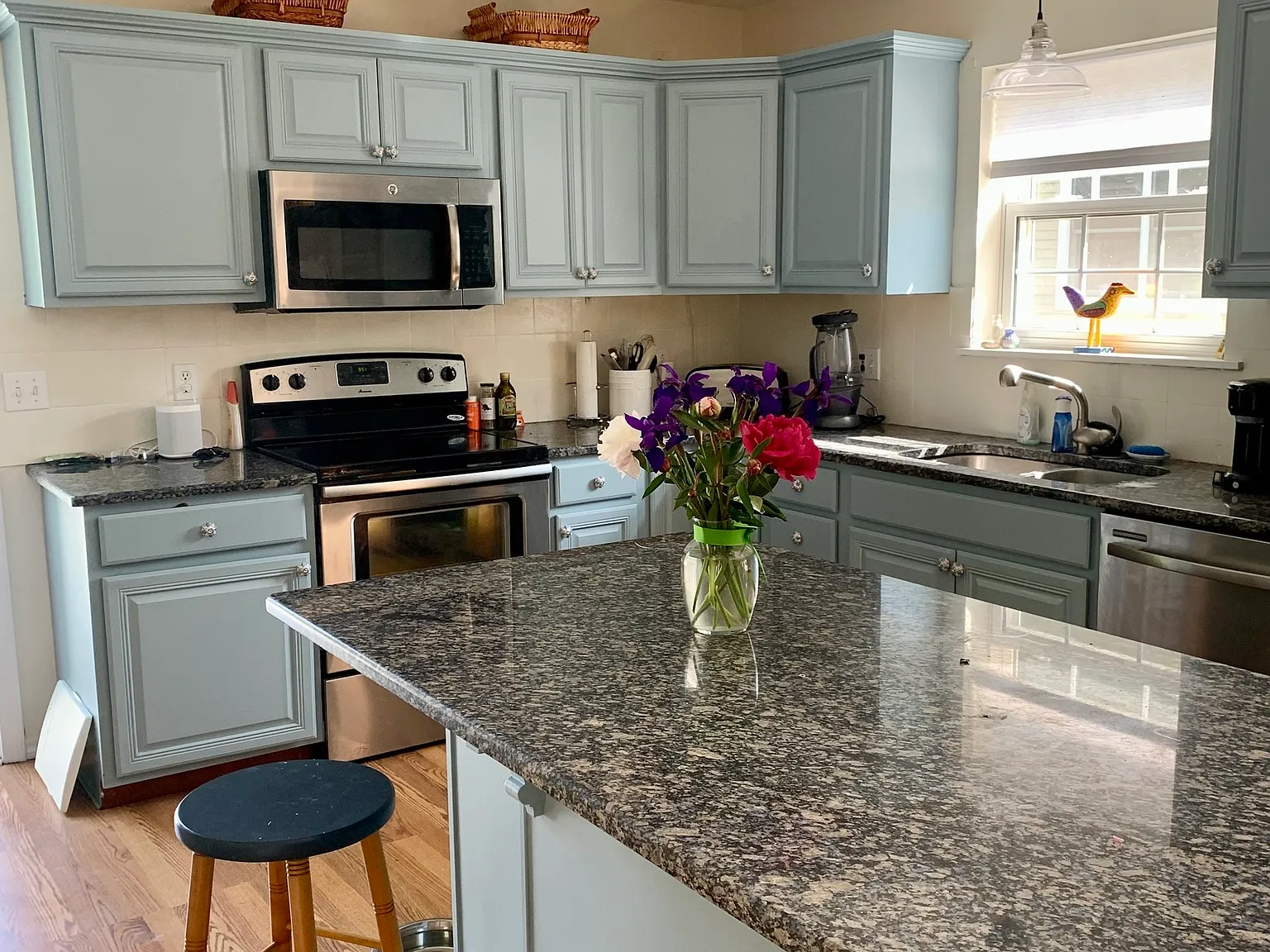 3 bed, 2.0 bath, 1456 sqft, $3,250 — Photo 4