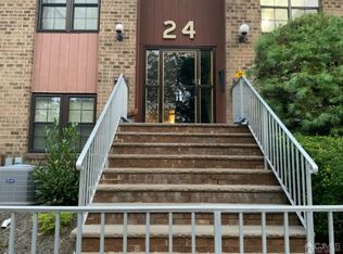 287 Alpine Way #287C, Woodbridge, NJ 07095