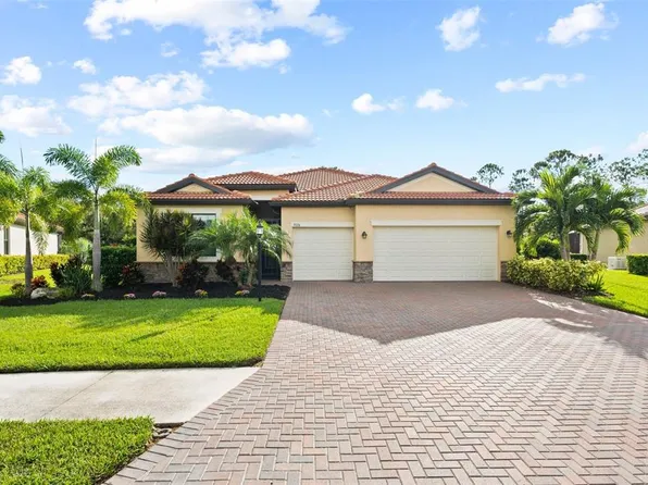 9726 Carnoustie Pl, Bradenton, FL 34211