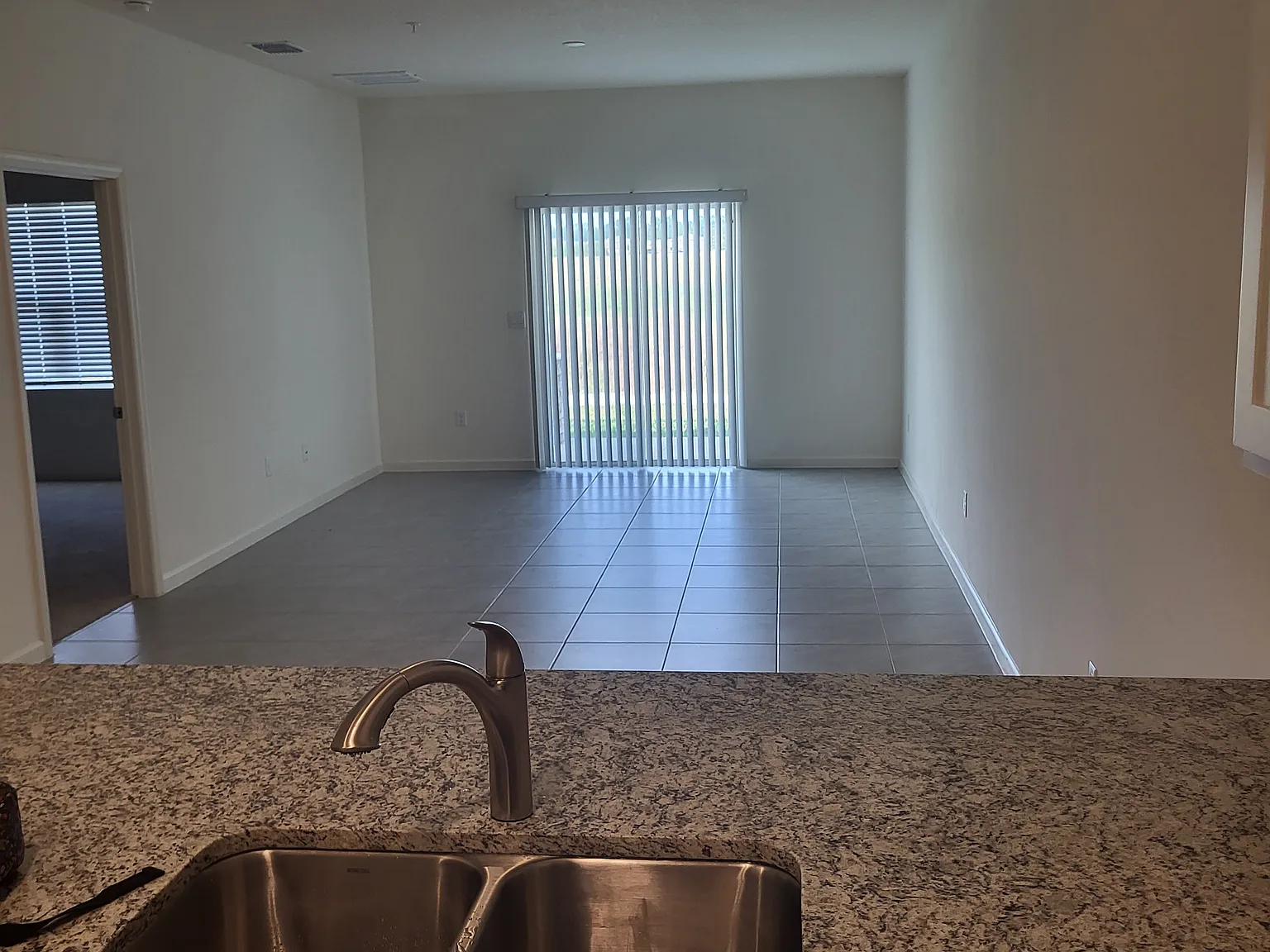 3 bed, 1551 sqft, $2,000 — Photo 3