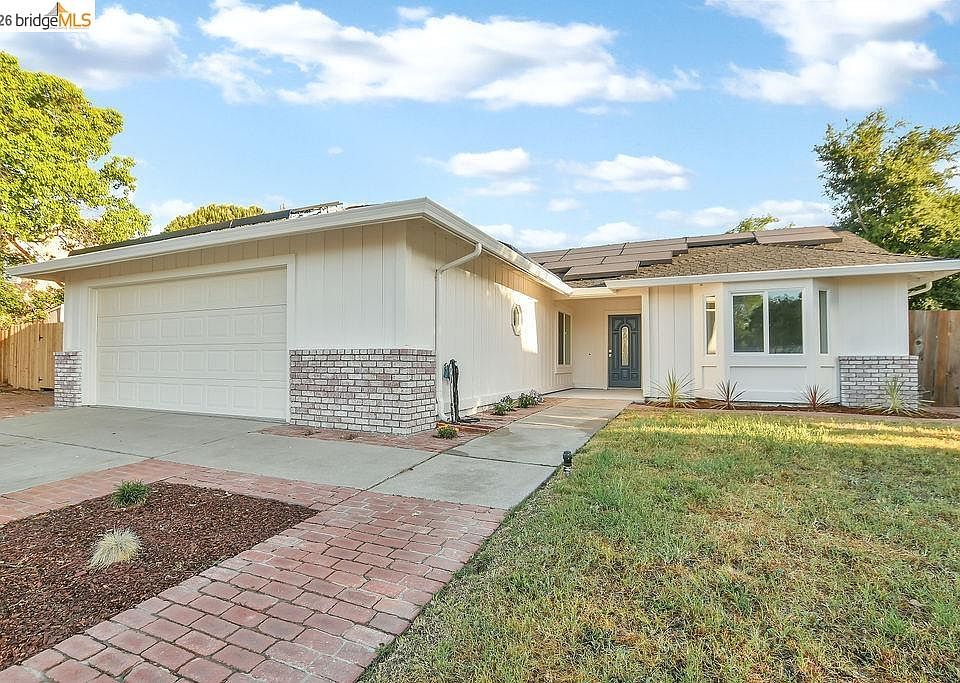 1st image of 1060 Woodglen Dr