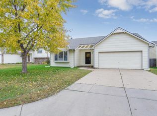 1226 S Stoneybrook Cir, Wichita, KS 67207
