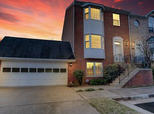 46627 Silhouette Sq, Sterling, VA 20164