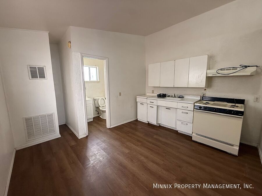 1st image of 1526 E Yandell Dr APT B