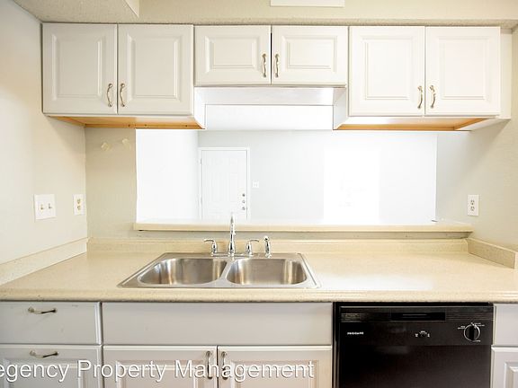 5th image of 5707 Cougar Dr APT D