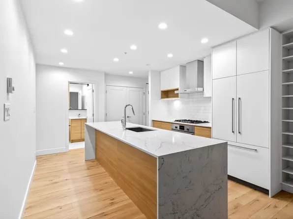 55 Klahanie Dr #126, Pt Moody, BC V3H 5K3