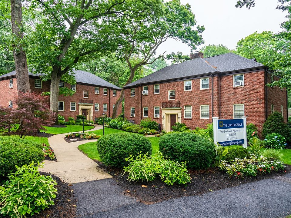 59-75 Wyman St Exterior