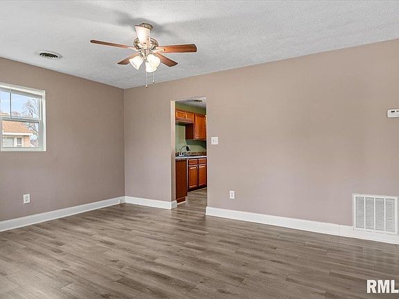 2nd image of 1050 N 19th St