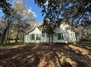 100 Smith St, Naples, TX 75568