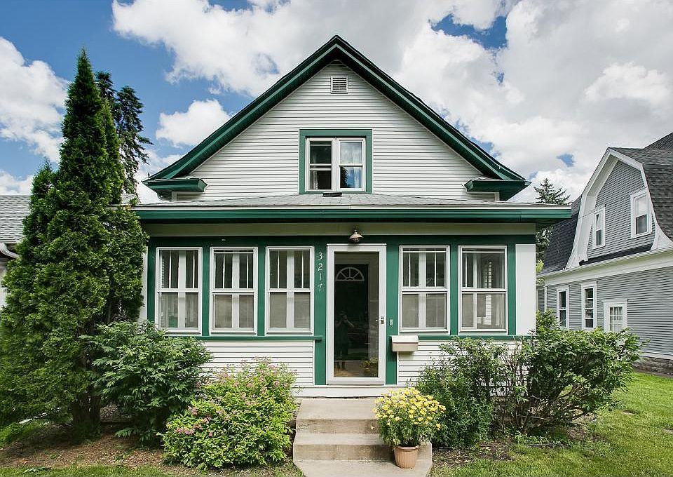 1st image of 3217 30th Ave S