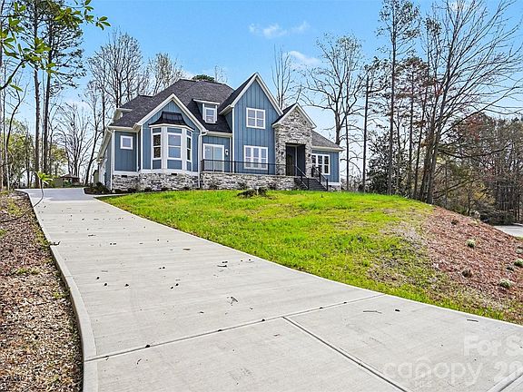 3rd image of 149 Shady Cove Rd