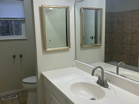 3rd image of 10056 Northgate Dr
