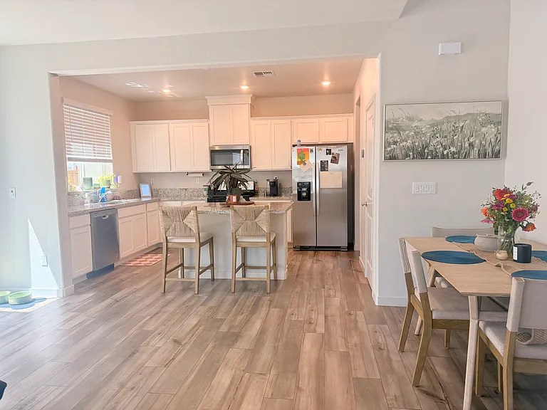 207 Manatee St — Photo 3
