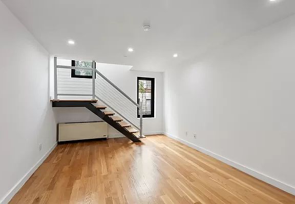 3rd image of 215 E 81st St APT 6F