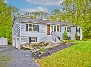 209 Michael Ln, Stroudsburg, PA 18360