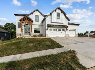 7706 NE 102nd St, Kansas City, MO 64157