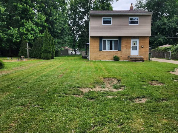 34152 Oak Knoll Ave, Eastlake, OH 44095