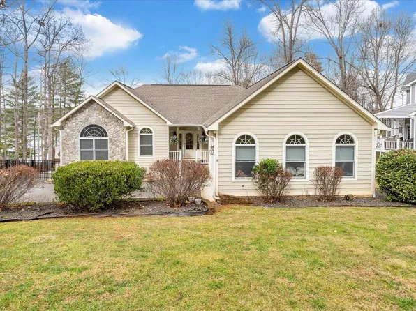 508 Anchor Dr, Moneta, VA 24121