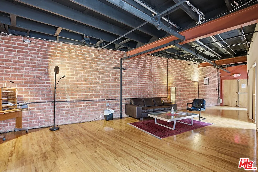 2 bed, 1.0 bath, $4,953 — Photo 4
