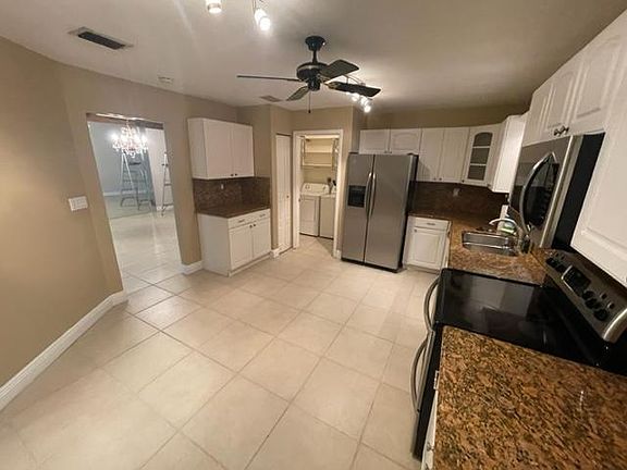 All 20 inch Porcelain Tile Throughout!