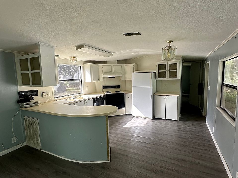 Kitchen/common area