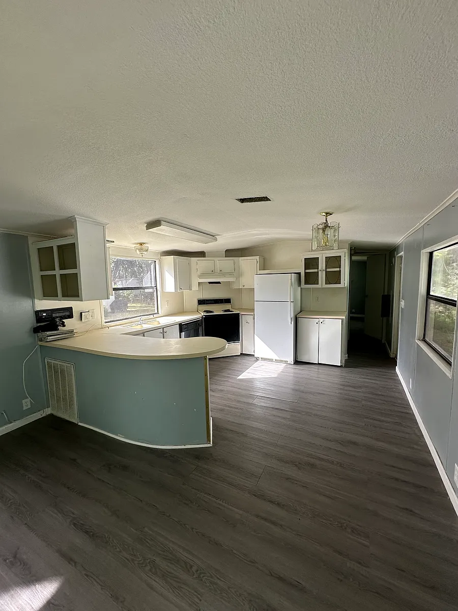 Kitchen/common area - 3370 50th Pl #40