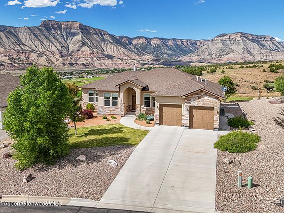 3rd image of 223 Eagle Ridge Dr