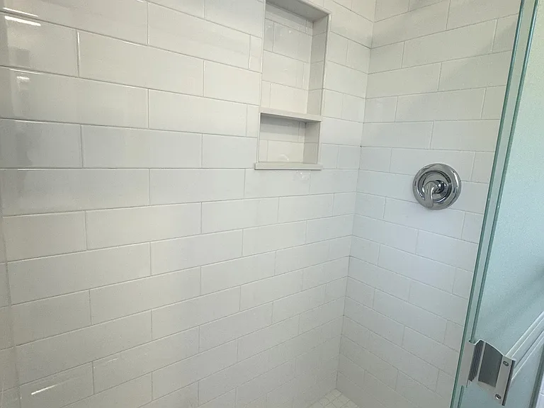 2945 De La Vina St #C — Photo 7