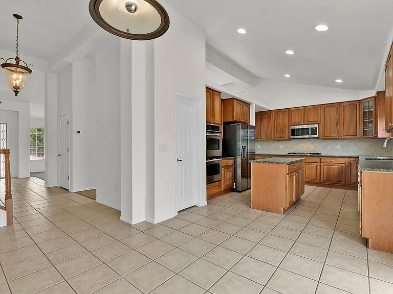 705 Witchhazel Ct — Photo 16
