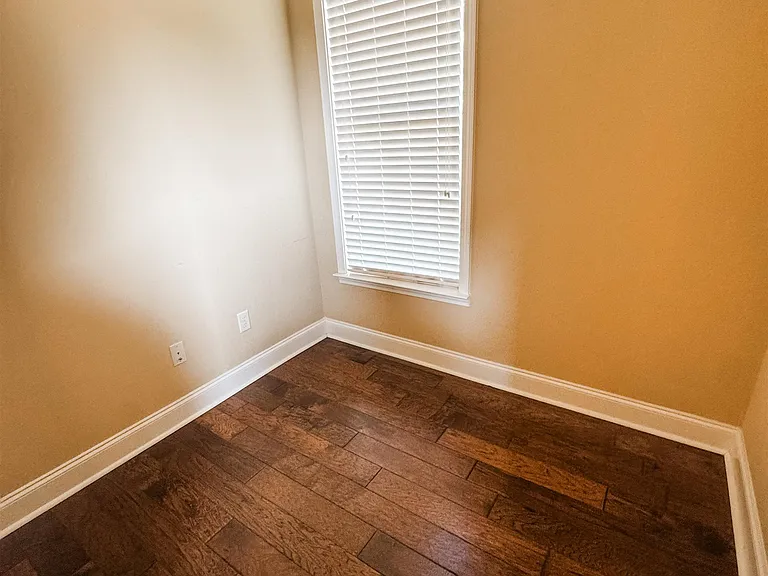 4435 Chestnut Hill Dr — Photo 7