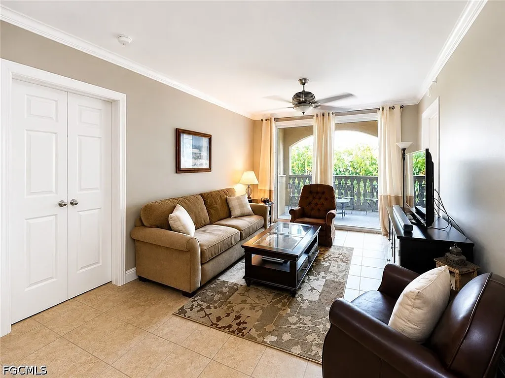 2 bed, 2.5 bath, 1003 sqft, $2,000 — Photo 2