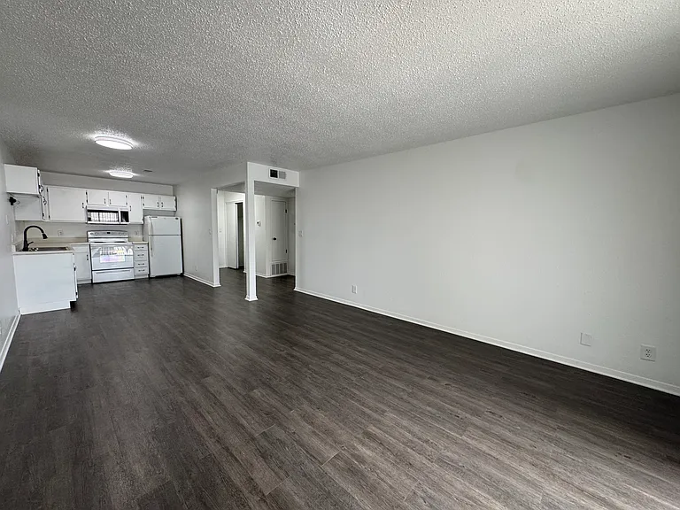 Prairie View Apartments — Photo 18