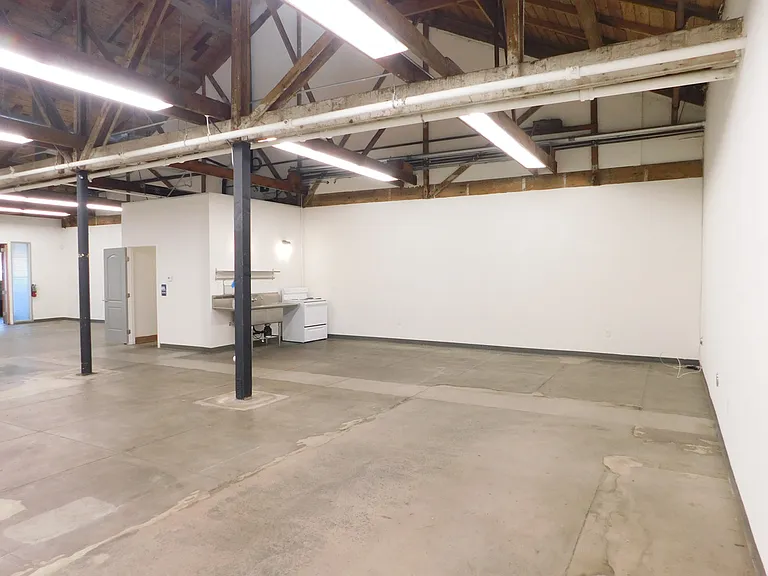 560 E Commercial St #4A — Photo 20