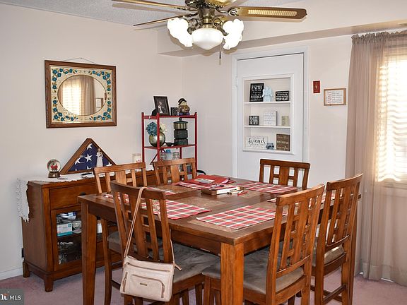 3rd image of 1633 Edgewood Pl APT 2