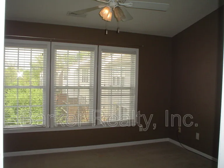 7100 Proctor Hill Dr — Photo 8