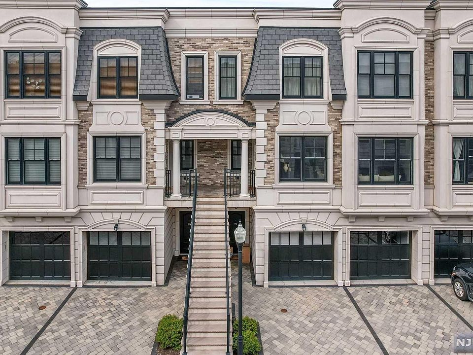 1st image of 19 Marquis Ct