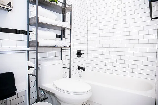 Rented by Charney Real Estate LLC | media 31