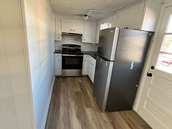 3rd image of 605 Holbrook Ave #13