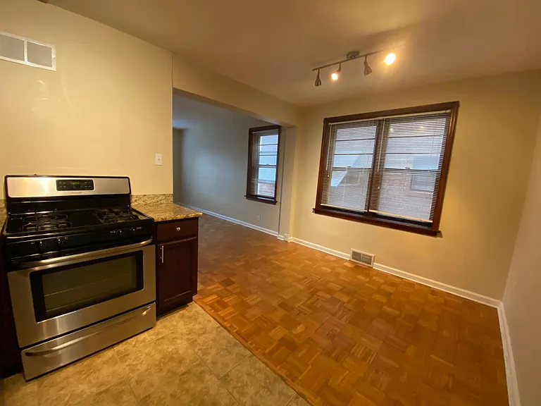 5493 Loughborough Ave — Photo 11