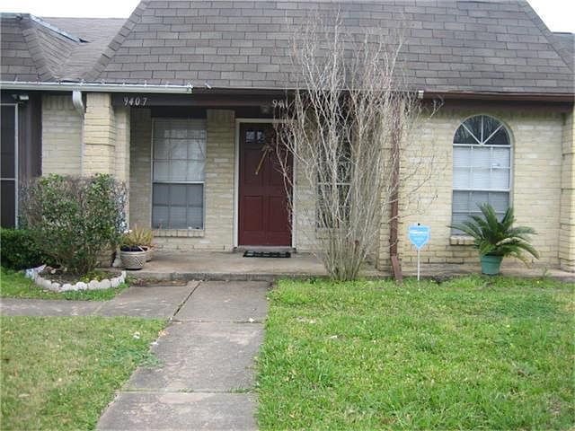 1st image of 9411 Bollingbrook Dr