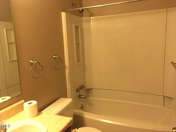 5th image of 36 Georgetown Ct