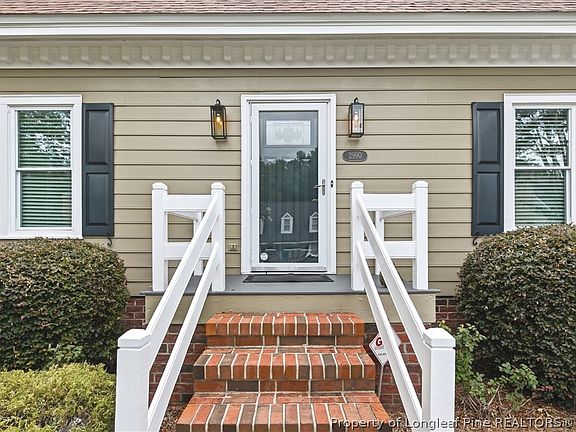 4th image of 2990 Delaware Dr