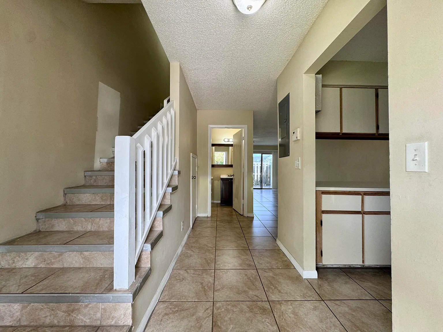 2 bed, 2.5 bath, 1278 sqft, $1,950 — Photo 3