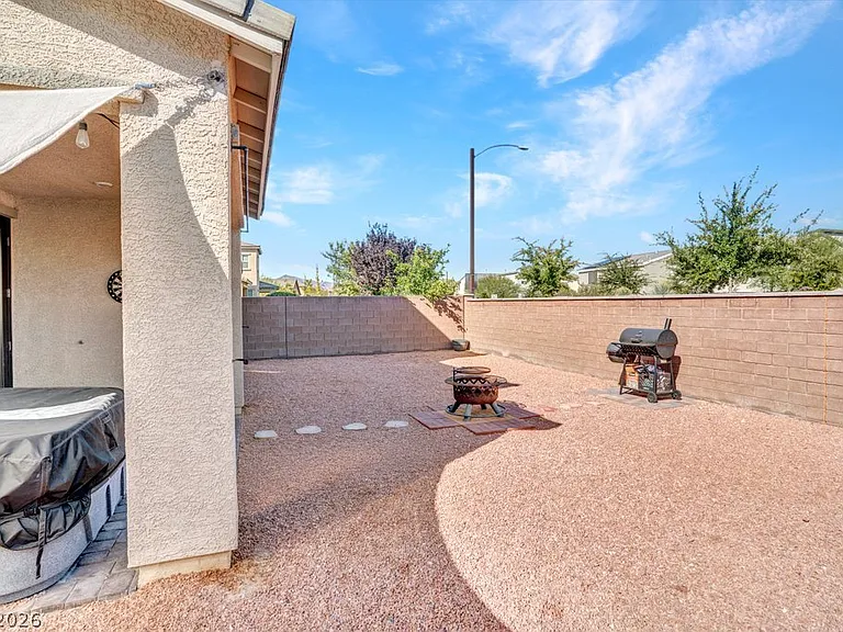 7036 Denio Island St — Photo 32
