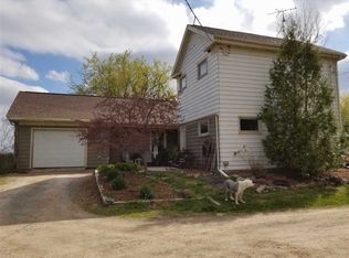 1102 Black Oak School Rd, Oshkosh, WI 54902