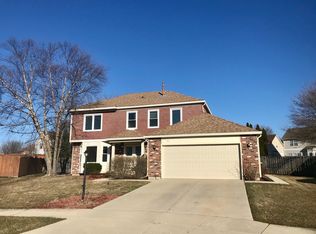 20 Larkspur Ln, Streamwood, IL 60107