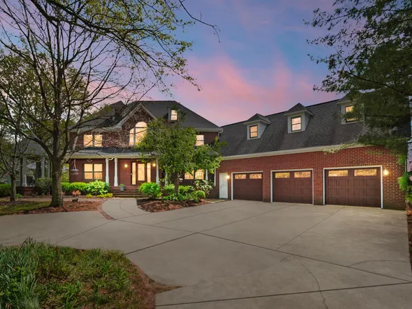 8290 Dustin Rd, Galena, OH 43021